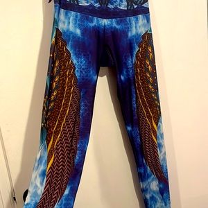 The Om Collection leggings Size Small wings